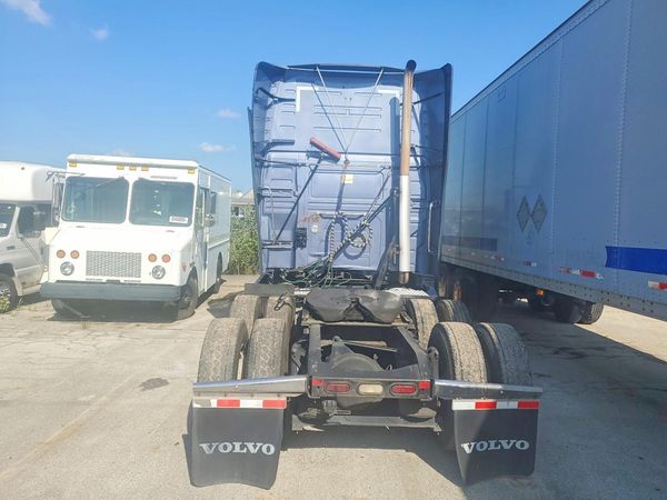 2019 VOLVO VNL