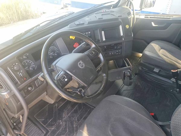 2019 VOLVO VNL