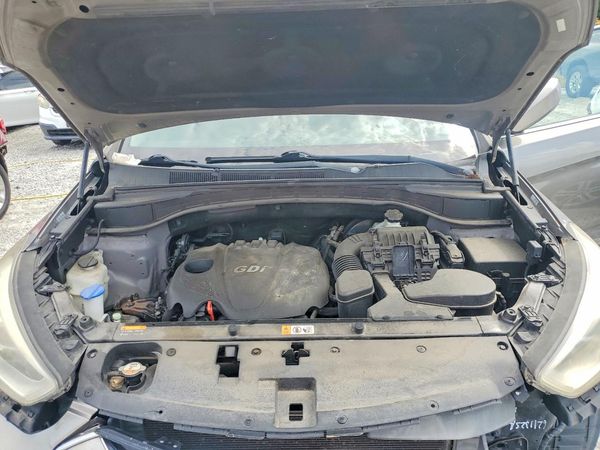 2013 HYUNDAI SANTA FE Sport 2WD — Engine bay