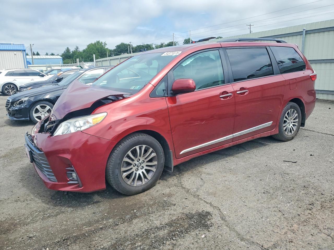 2018 TOYOTA SIENNA