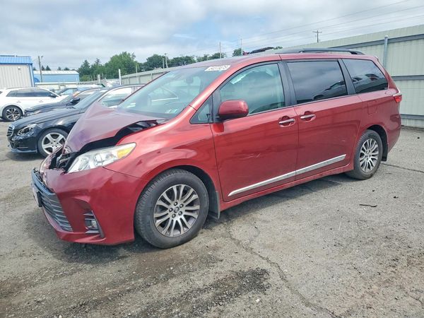 2018 TOYOTA SIENNA