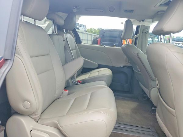 2018 TOYOTA SIENNA