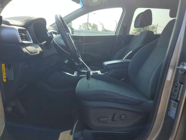 2017 KIA SORENTO L, LX