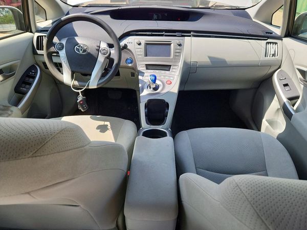 2014 TOYOTA PRIUS
