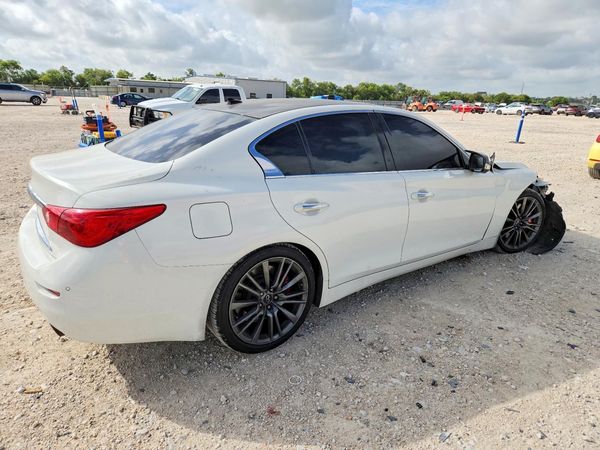 2015 INFINITI Q50