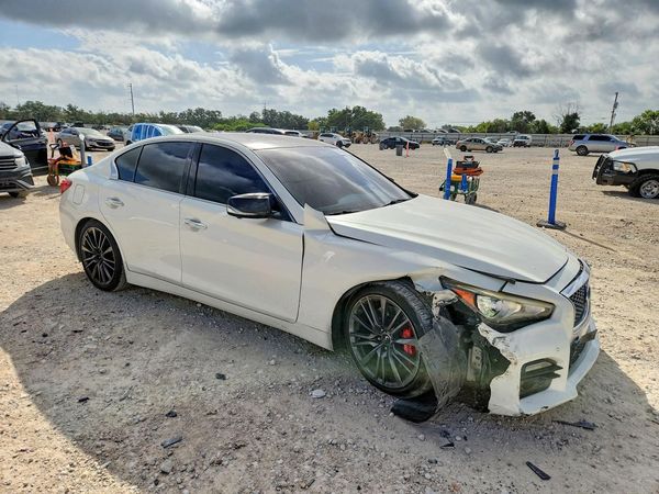2015 INFINITI Q50