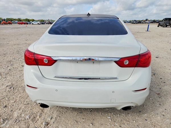 2015 INFINITI Q50