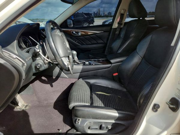 2015 INFINITI Q50