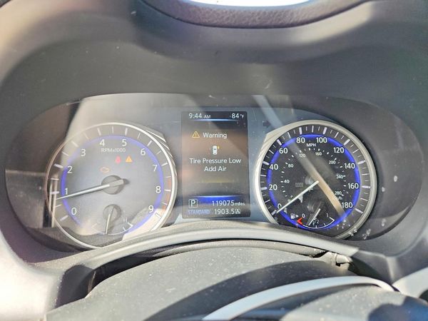 2015 INFINITI Q50