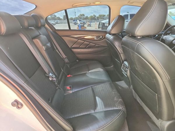 2015 INFINITI Q50