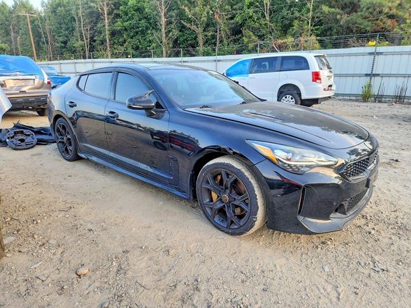 2019 KIA STINGER