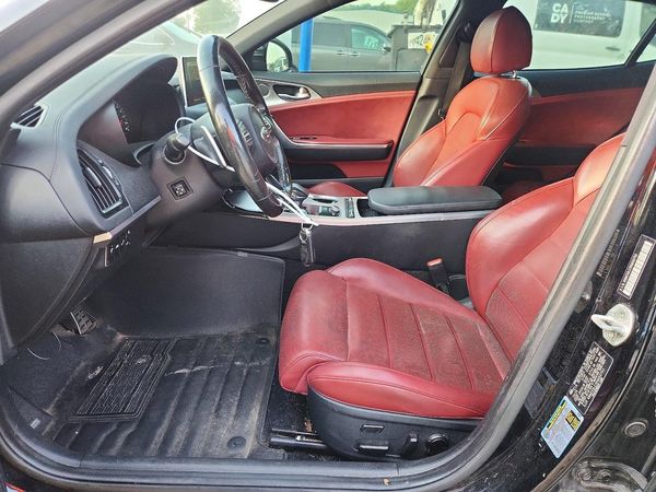 2019 KIA STINGER