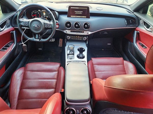 2019 KIA STINGER