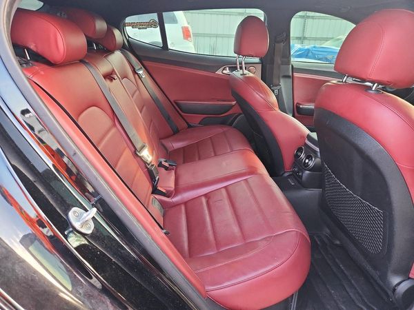 2019 KIA STINGER