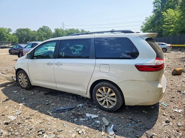 2015 TOYOTA SIENNA