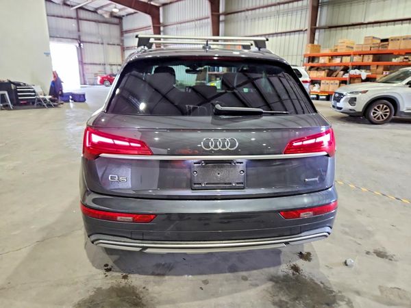 2021 AUDI Q5 quattro Premium Plus
