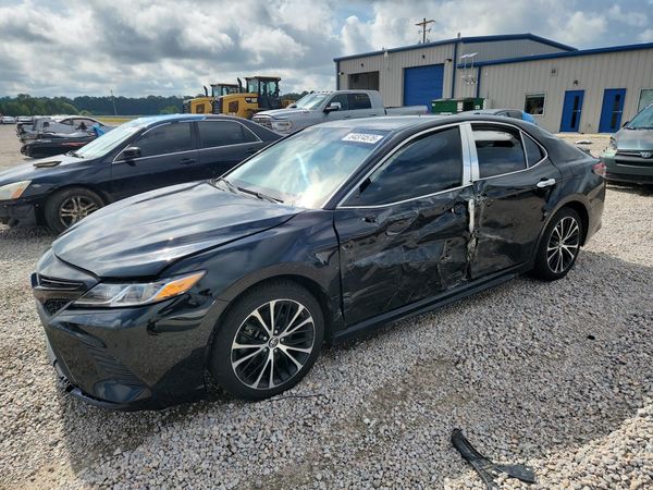 2019 TOYOTA CAMRY