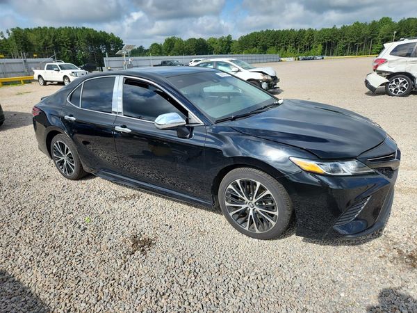 2019 TOYOTA CAMRY