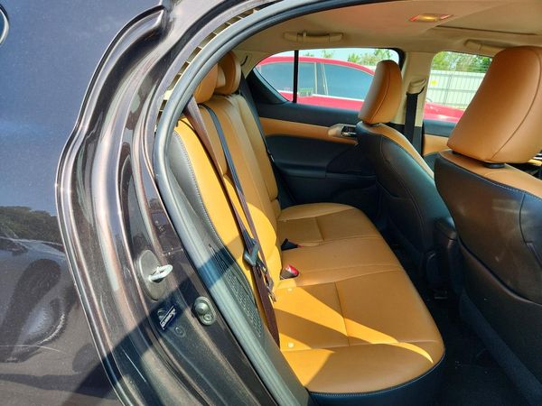 2014 LEXUS CT 200h