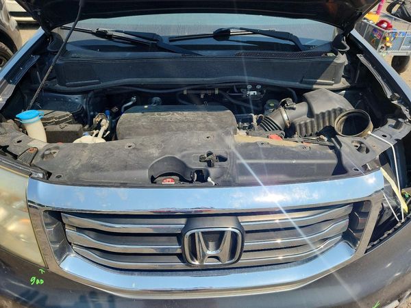 2012 HONDA PILOT EX — Engine bay