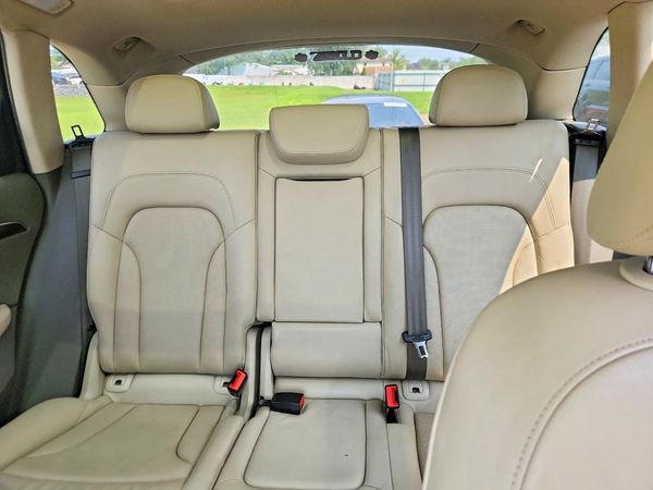 2012 AUDI Q5
