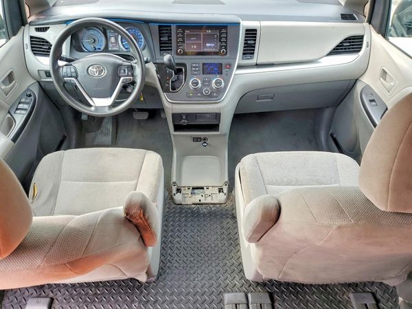 2020 TOYOTA SIENNA D grade