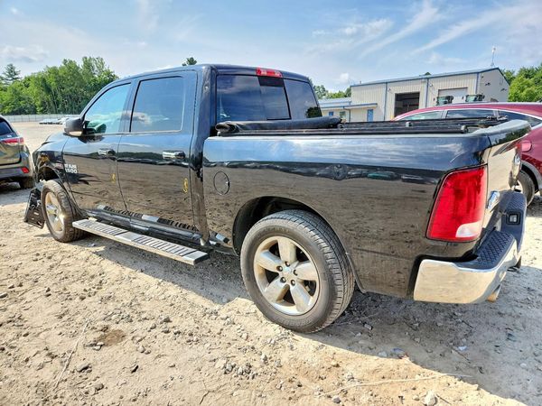2016 RAM 1500 SLT CREW CAB 4X4