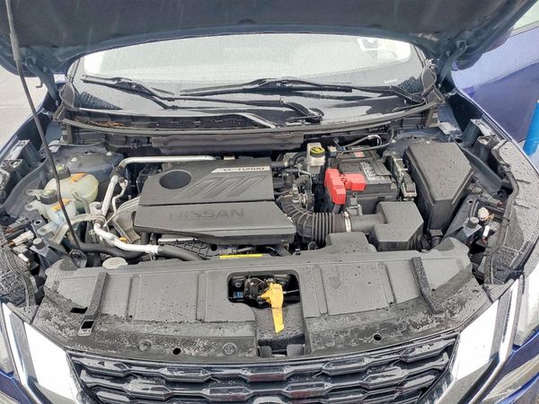 2023 NISSAN ROGUE SV — Engine bay