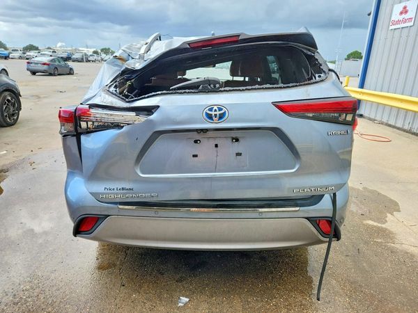 2021 TOYOTA HIGHLANDER Platinum