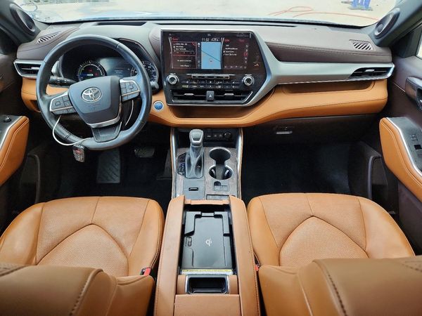 2021 TOYOTA HIGHLANDER Platinum