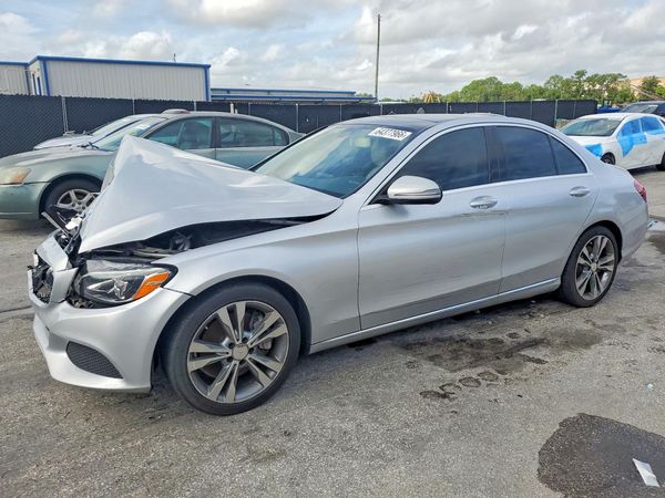 2015 MERCEDES-BENZ C