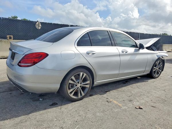 2015 MERCEDES-BENZ C