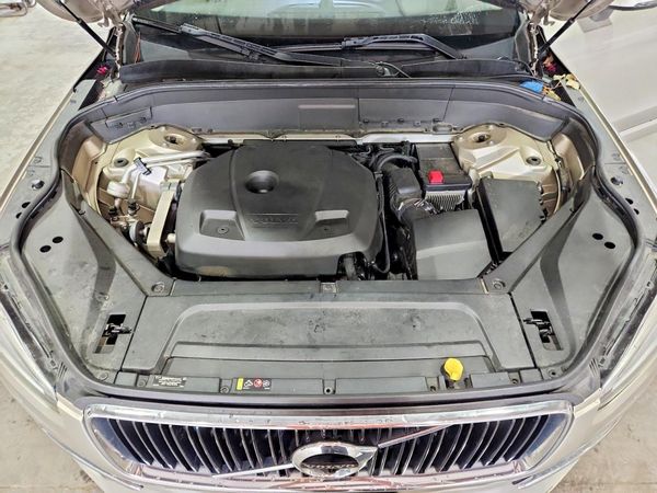 2016 VOLVO XC90 SV42 Momentum