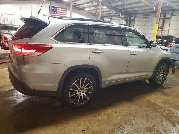 2018 TOYOTA HIGHLANDER SE/XLE
