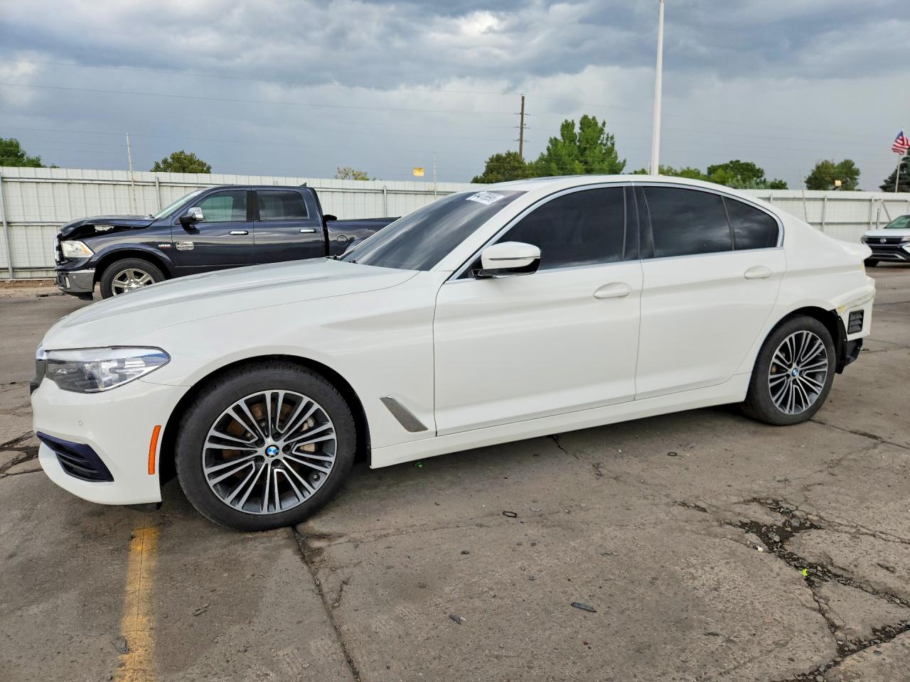 2019 BMW 530