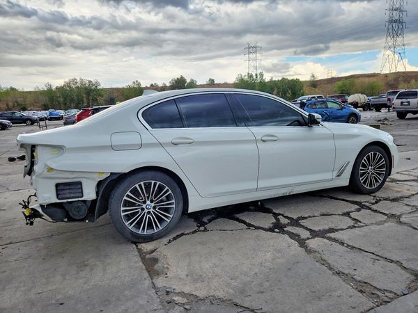 2019 BMW 530