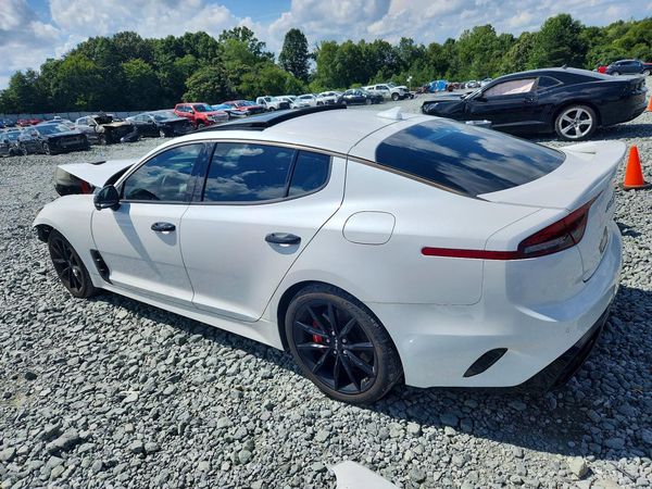 2022 KIA STINGER