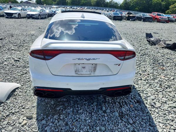 2022 KIA STINGER