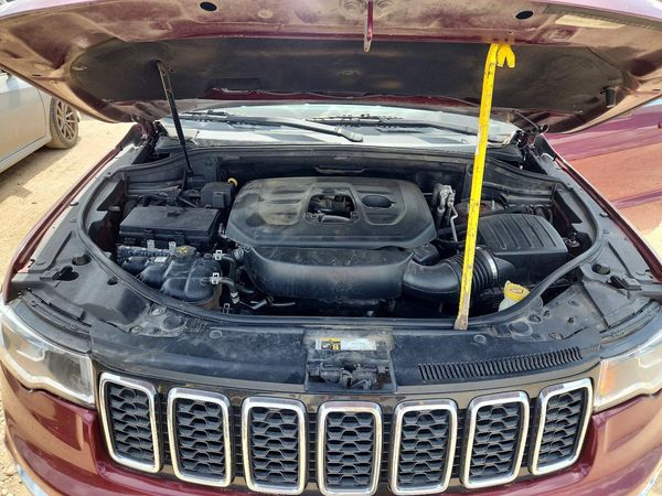 2017 JEEP GRAND CHEROKEE LAREDO 4X2