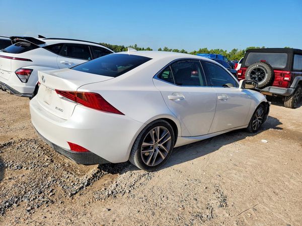 2018 LEXUS IS