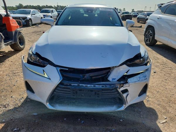 2018 LEXUS IS