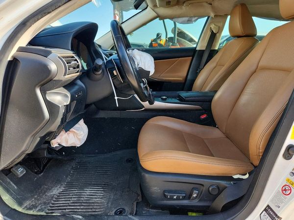 2018 LEXUS IS
