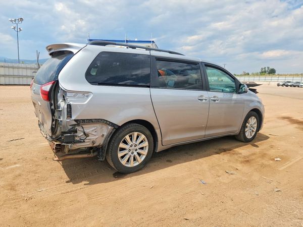 2015 TOYOTA SIENNA