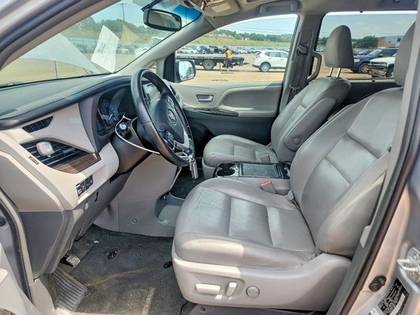 2015 TOYOTA SIENNA