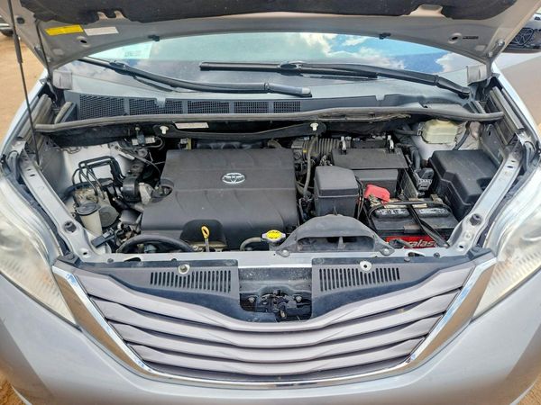 2015 TOYOTA SIENNA