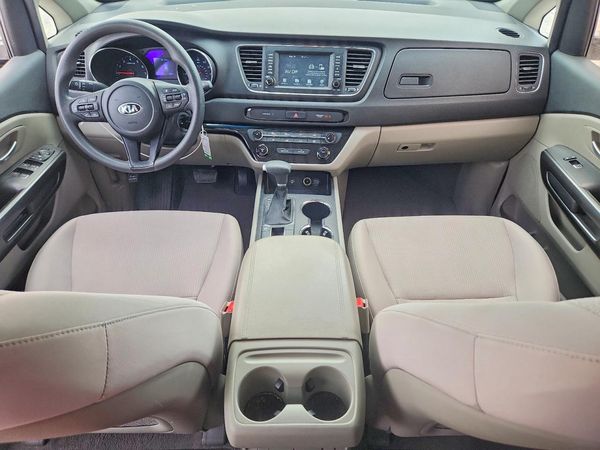 2021 KIA SEDONA LX, EX