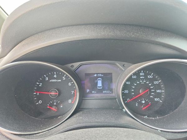 2021 KIA SEDONA LX, EX