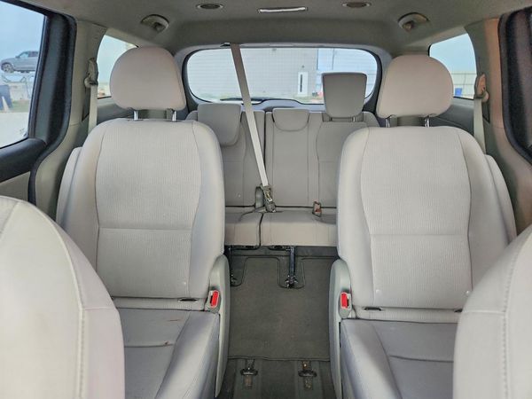 2021 KIA SEDONA LX, EX