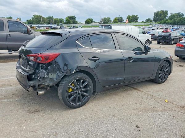 2017 MAZDA 3