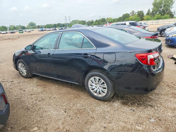 2014 TOYOTA CAMRY